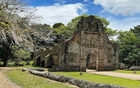 Ruinas de la Iglesia de Nuestra Señora de Limpia Concepción del Rescate de Ujarrás