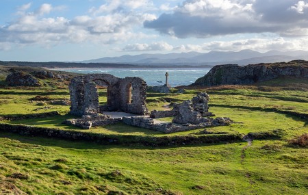 Ruinas de la Iglesia de San Dwynwen