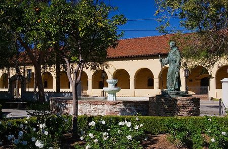 Mision de San Fernando Rey de Espa&ntildea