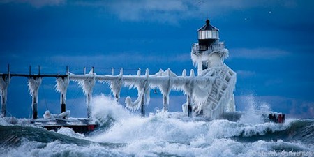 Estampa Invernal de uno de los faros Saint Joseph